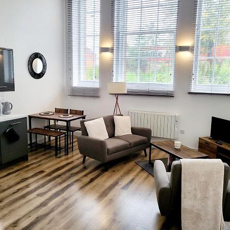 Apartament Burkhardt Hall- Parking Included- Sleeps 4 Swindon Zewnętrze zdjęcie